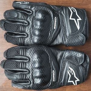 Motorcycle gloves